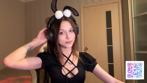 Snapshot of milamiuu chatting on 02-17-26, 04:02 milamiuu online show from 02-17-26, 04:02