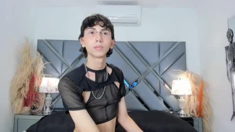 milan_lewiss online show from 10-22-25, 11:54
