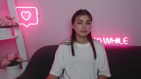 milanaangelas online show from 12-12-24, 06:14