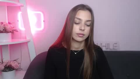 milanaangelas online show from 11-17-25, 06:19