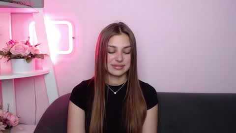 milanaangelas online show from 06-22-26, 07:44