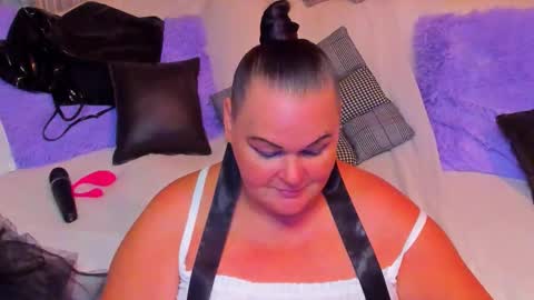 Snapshot of milanabiegert chatting on 09-23-25, 08:12 Lana online show from 09-23-25, 08:12