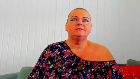 Lana online show from 02-06-26, 11:35