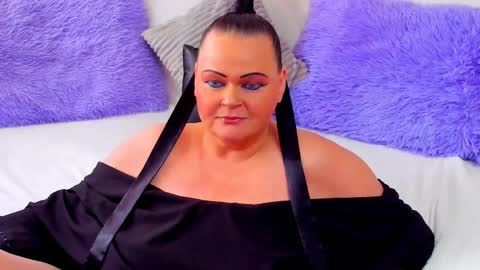 Snapshot of milanabiegert chatting on 05-16-26, 02:49 Lana online show from 05-16-26, 02:49