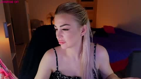 Lana online show from 05-30-26, 10:40