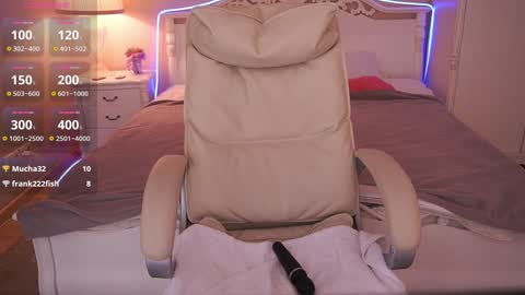 Snapshot of milanamusee chatting on 01-19-25, 04:57 Milana online show from 01-19-25, 04:57