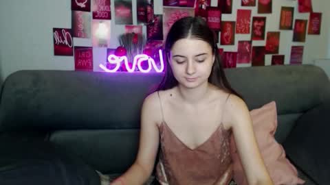 milanaroz online show from 11-14-25, 06:01