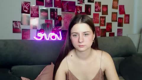 milanaroz online show from 11-16-25, 05:46