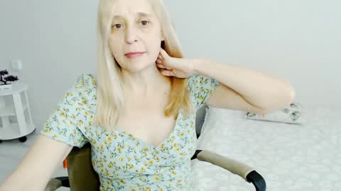 Milena online show from 01-29-25, 07:36