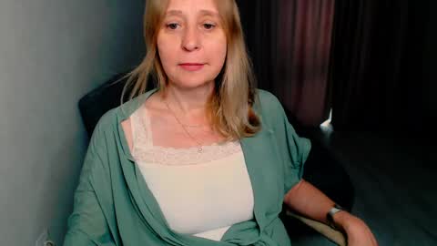 Milena online show from 05-15-26, 07:48