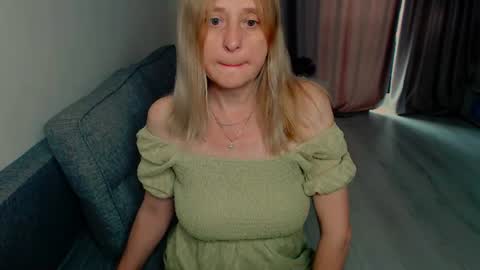 Milena online show from 06-23-26, 07:50