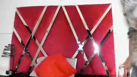 milanx2 online show from 12-30-24, 09:40