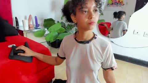 milanx2 online show from 03-01-25, 03:21