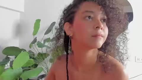 milanx2 online show from 03-03-25, 11:46