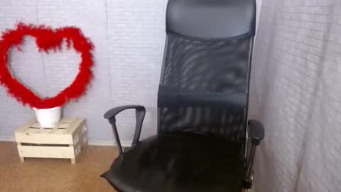 Snapshot of milaniyalove chatting on 09-15-25, 06:24 milaniyalove online show from 09-15-25, 06:24