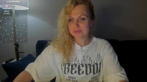 milanna_x online show from 11-17-25, 07:41
