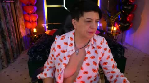 Snapshot of milaskyy chatting on 02-25-25, 05:19 milaskyy online show from 02-25-25, 05:19