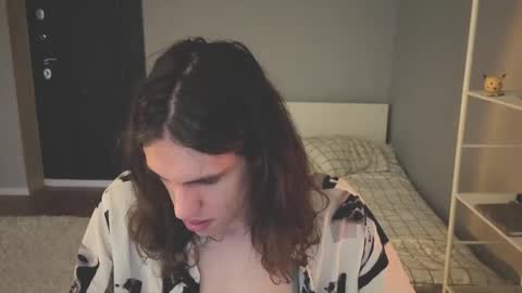 Snapshot of milaslovv chatting on 05-18-26, 04:02 Mila online show from 05-18-26, 04:02