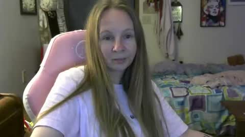 Mila online show from 04-22-26, 01:41