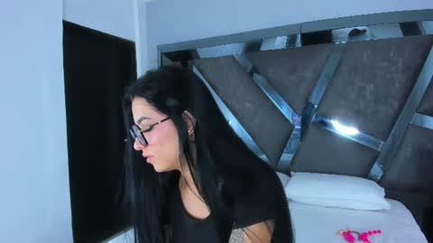 Snapshot of milawink chatting on 06-11-26, 07:34 Milawink online show from 06-11-26, 07:34