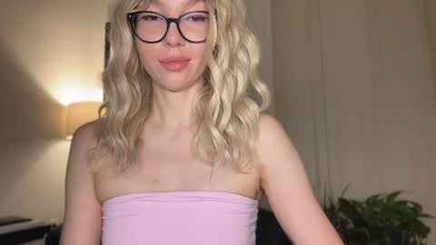 Snapshot of milayah chatting on 06-27-26, 05:29 Mila online show from 06-27-26, 05:29