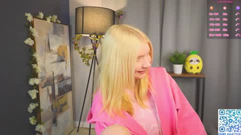 Snapshot of mildredbain chatting on 01-27-25, 05:36 Mila online show from 01-27-25, 05:36