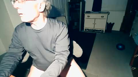 Milehi1958 online show from 03-16-26, 02:39