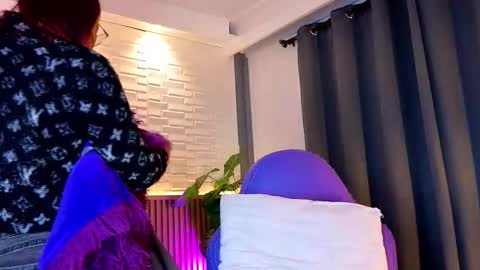 milena_lawson online show from 10-24-25, 11:17