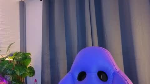 milena_lawson online show from 12-03-25, 10:46