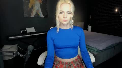 Milena online show from 09-29-25, 12:38