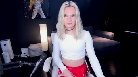 Milena online show from 05-23-26, 07:13