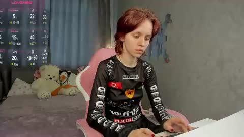 Milena online show from 06-15-26, 01:19