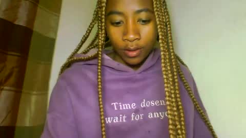 Snapshot of milennah chatting on 06-29-26, 01:01 milennah online show from 06-29-26, 01:01