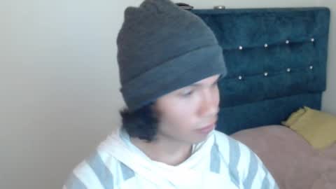 Snapshot of milesxoxo6969 chatting on 09-15-25, 08:31 milesxoxo6969 online show from 09-15-25, 08:31