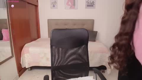 Miley online show from 11-22-25, 01:54