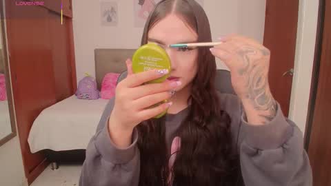 Miley online show from 02-07-26, 01:37