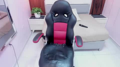 MILEY online show from 03-03-26, 07:42