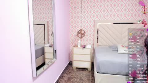 MILEY online show from 04-08-26, 01:55