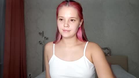 Snapshot of mileymyth chatting on 11-19-25, 12:05 mileymyth online show from 11-19-25, 12:05