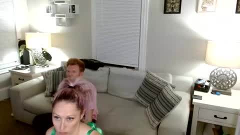 Austin and Miley online show from 04-20-26, 01:52