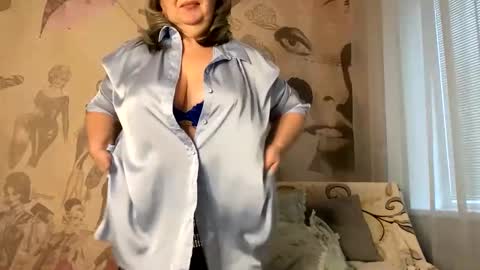Snapshot of milf_charlotty chatting on 03-07-25, 02:15 Charlotte online show from 03-07-25, 02:15