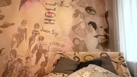 Snapshot of milf_charlotty chatting on 03-07-25, 05:18 Charlotte online show from 03-07-25, 05:18