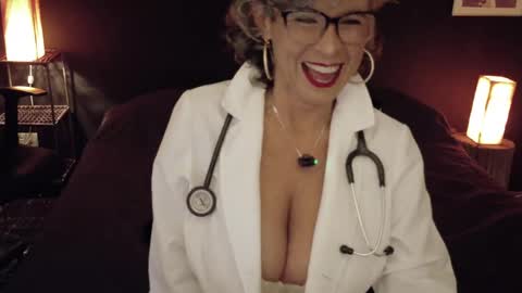 Fabiola online show from 04-16-26, 01:28