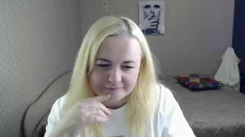 Snapshot of milf_hornyyy chatting on 05-14-26, 11:17 milf_hornyyy online show from 05-14-26, 11:17