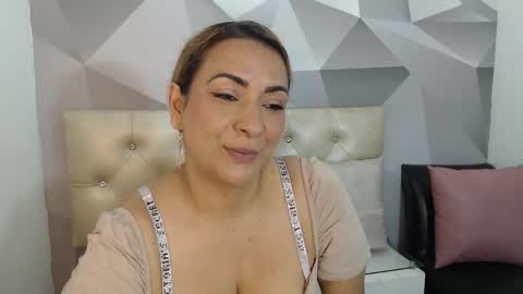 milf_hugeboobs online show from 02-07-26, 10:52