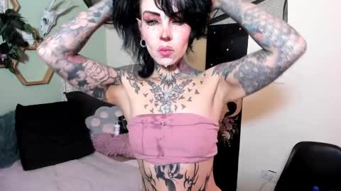 Snapshot of milf_onlyseduction chatting on 10-15-25, 01:44 Isabella online show from 10-15-25, 01:44