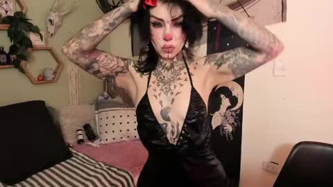 Snapshot of milf_onlyseduction chatting on 05-11-26, 01:06 Isabella online show from 05-11-26, 01:06
