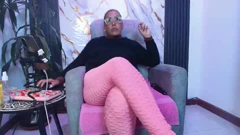 Snapshot of milf_sikiu chatting on 04-27-26, 02:42 milf sikiu online show from 04-27-26, 02:42