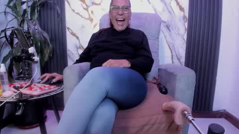 Snapshot of milf_sikiu chatting on 05-13-26, 10:17 milf sikiu online show from 05-13-26, 10:17