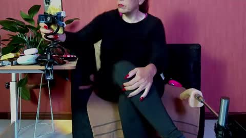 Snapshot of milf_sikiu chatting on 06-09-26, 09:48 milf sikiu online show from 06-09-26, 09:48